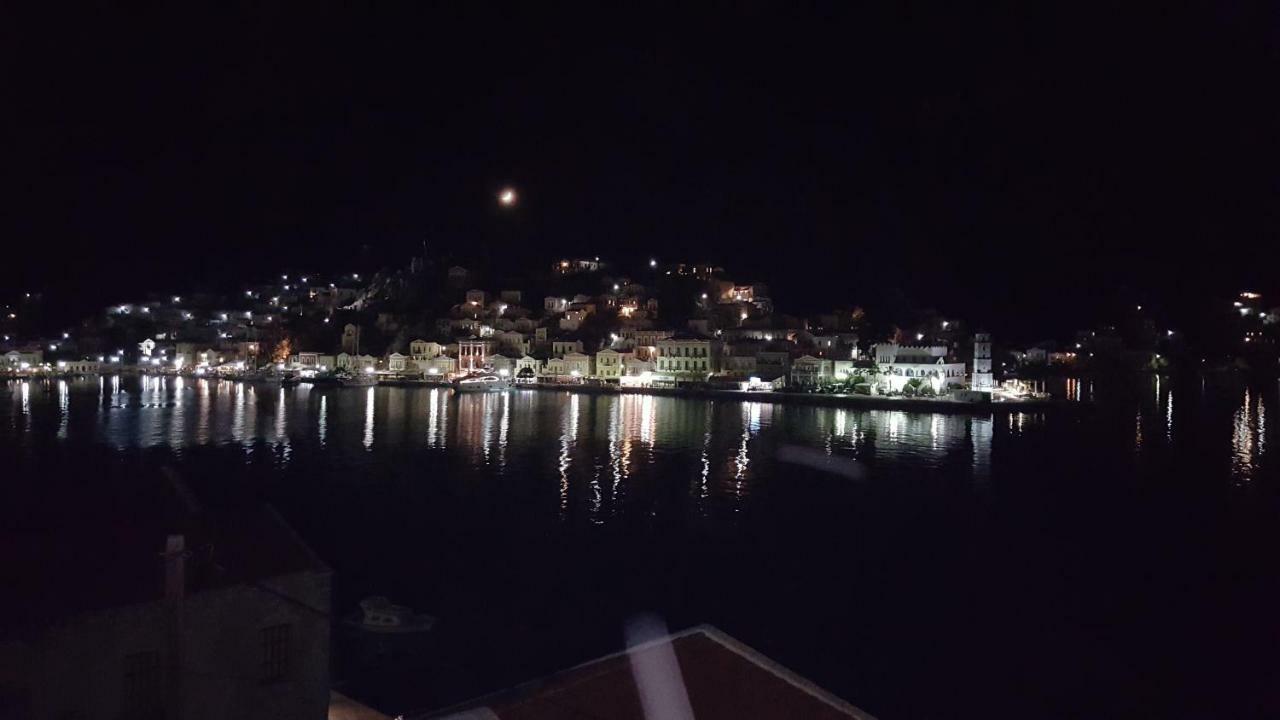Hostal Pitini Symi Exterior foto
